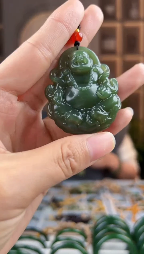 颈饰未镶嵌和田玉拍一发一，拍一发一