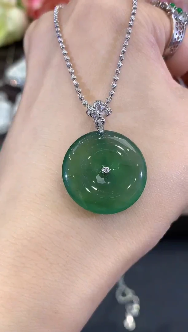 吊坠(不含链)18K金镶嵌翡翠B156