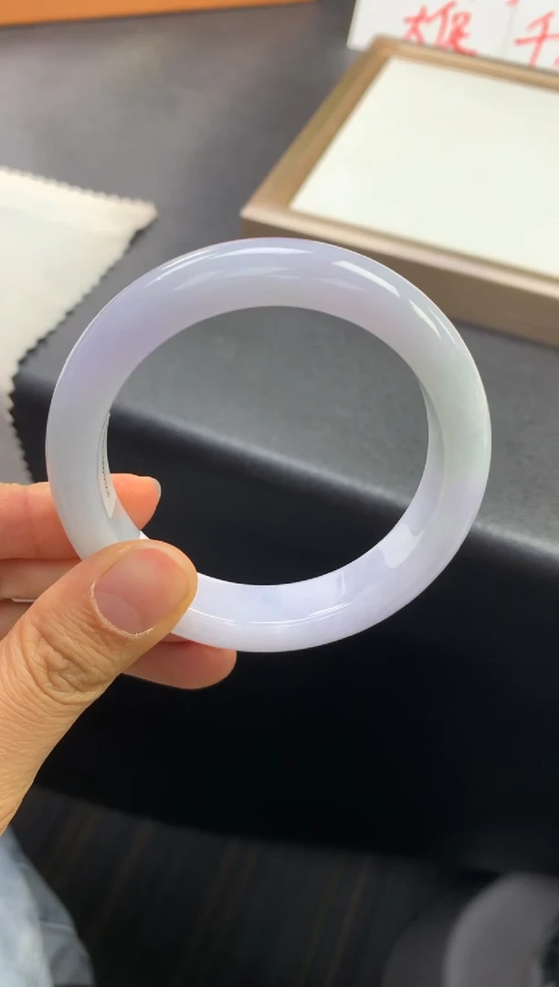 未镶嵌手镯翡翠退货需手镯吊牌标签完好