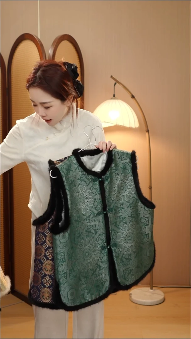 绿八达夹棉马甲