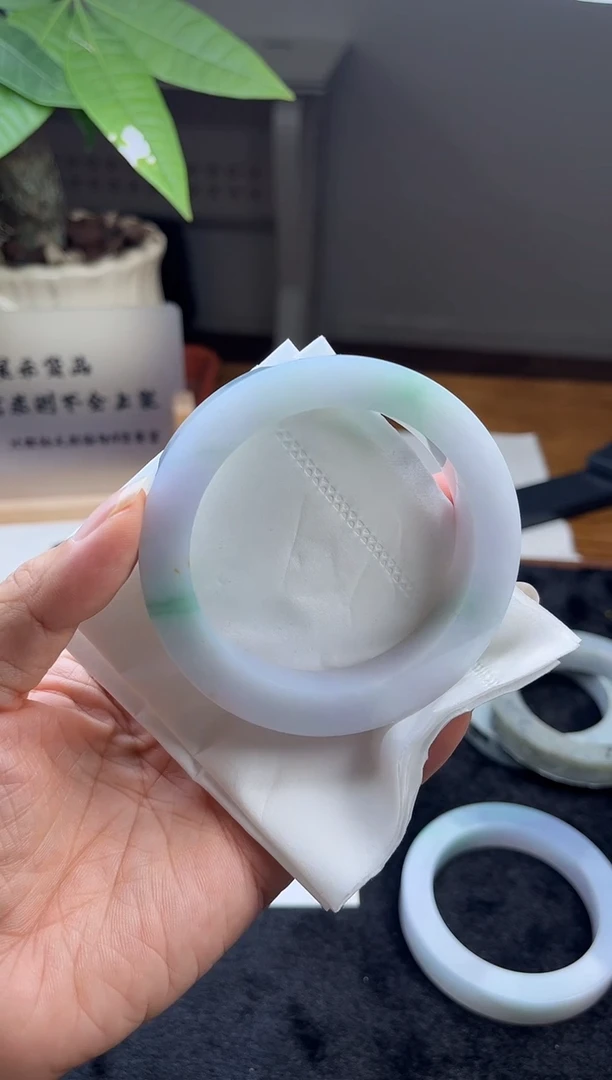 未镶嵌胚定制翡翠墨*?手镯