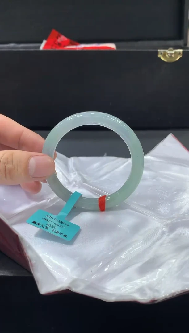 未镶嵌手镯翡翠翡翠手镯