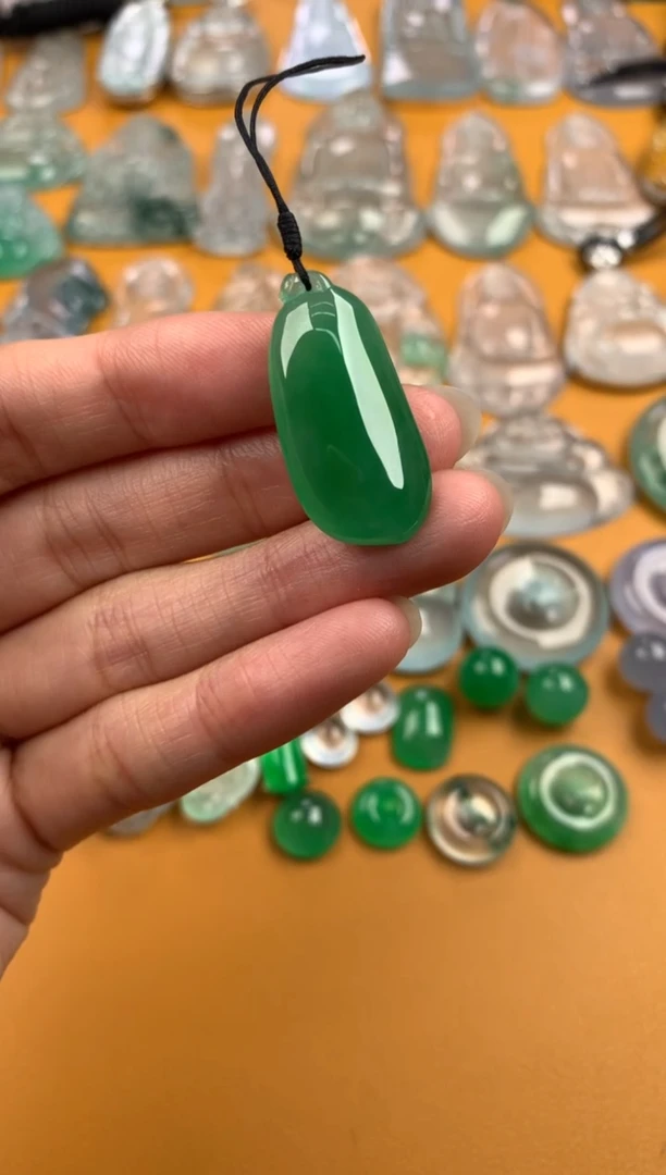 颈饰未镶嵌翡翠28.2-13.9-6.5