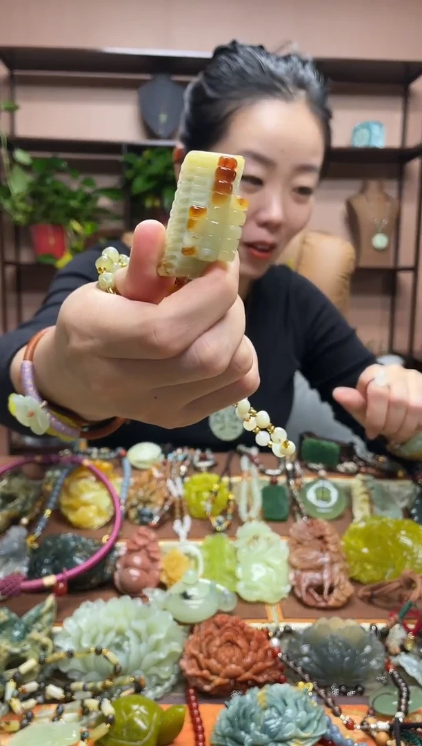 未镶嵌岫玉吊坠·