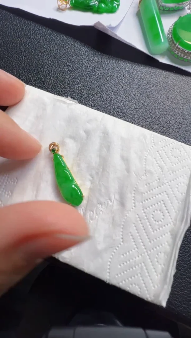 吊坠(不含链)18K金镶嵌翡翠1280