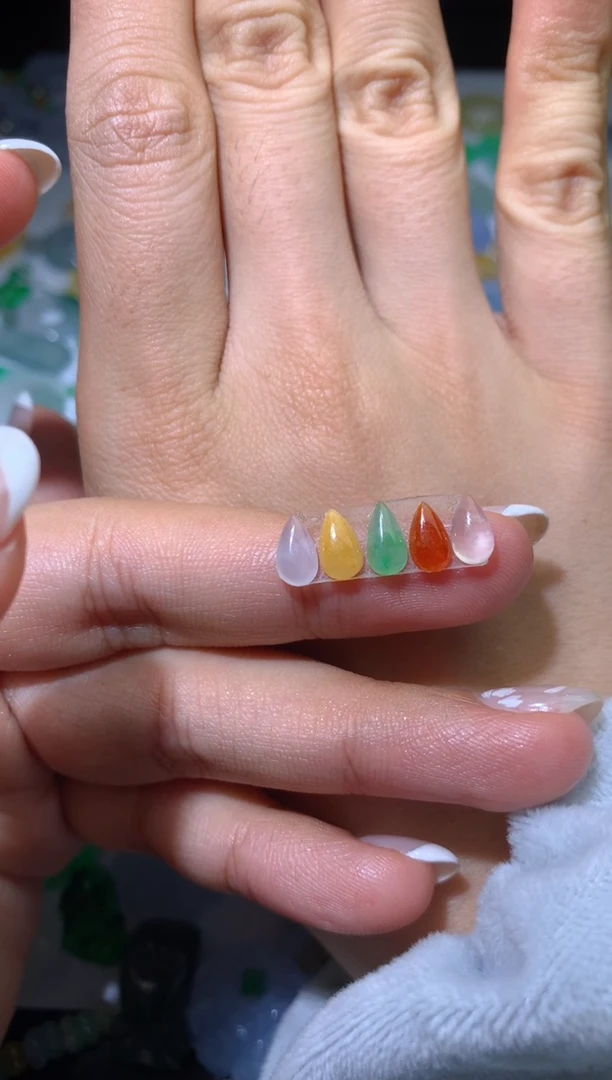 未镶嵌定制翡翠毛货