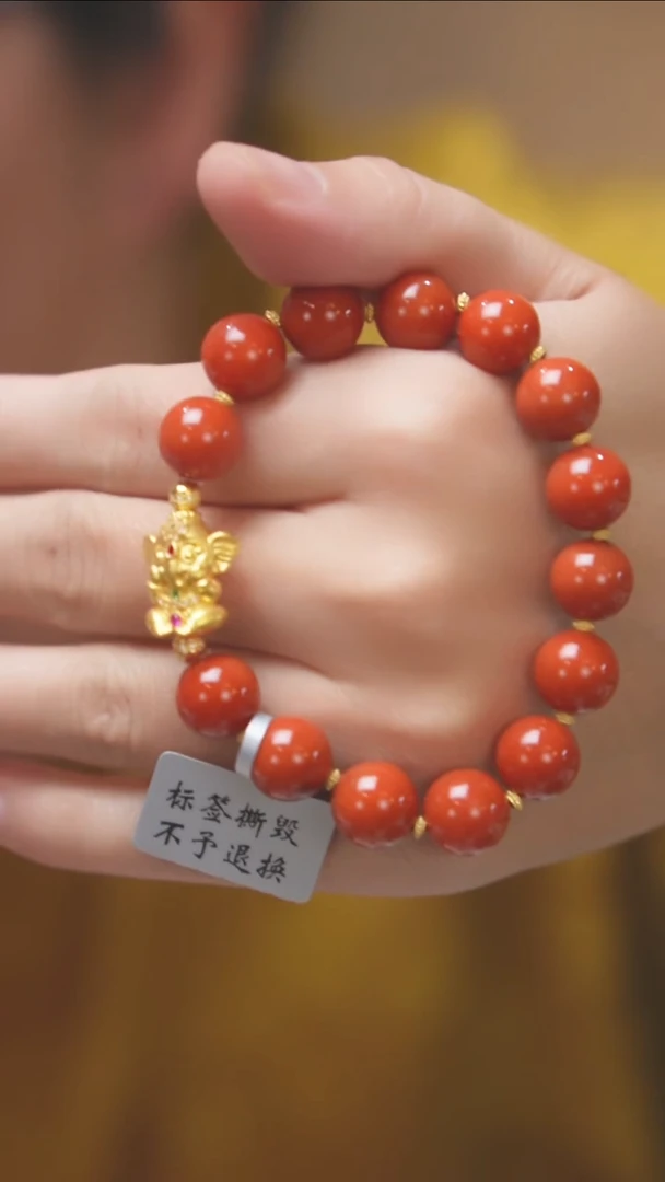 18K金镶嵌南红玛瑙珠宝奇石