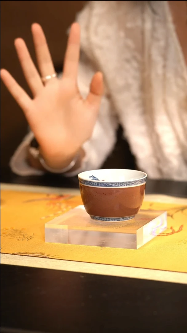 S畅怀堂青花釉里红福迭而至马蹄盖碗