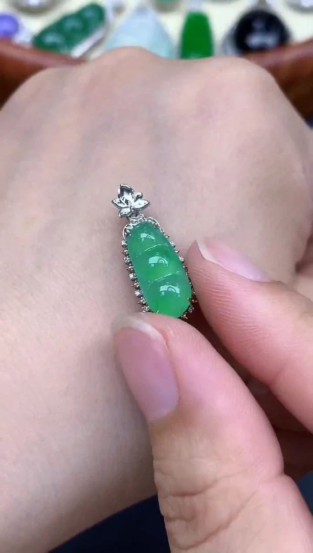 颈饰18K金镶嵌翡翠451-中国好珍宝