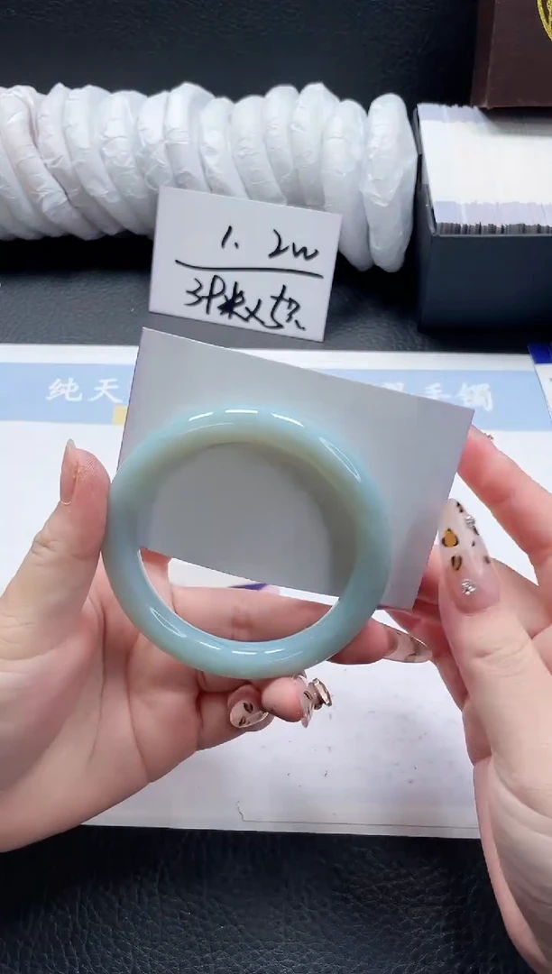 【闪购商品】石英质玉手镯未镶嵌216-59