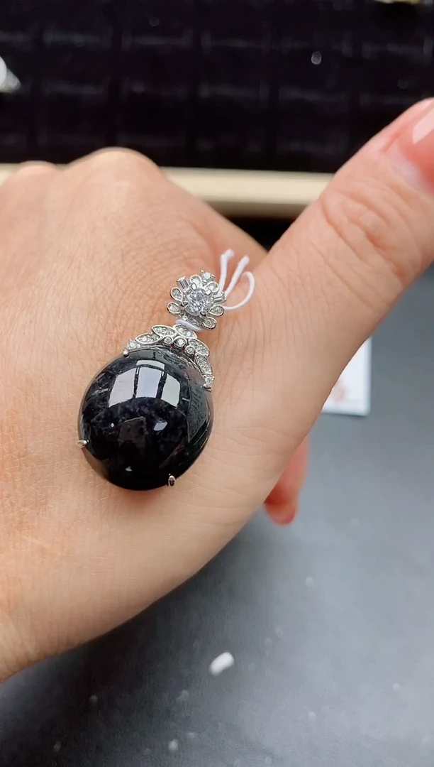 【闪购商品】翡翠吊坠(赠链)银S925镶嵌50800