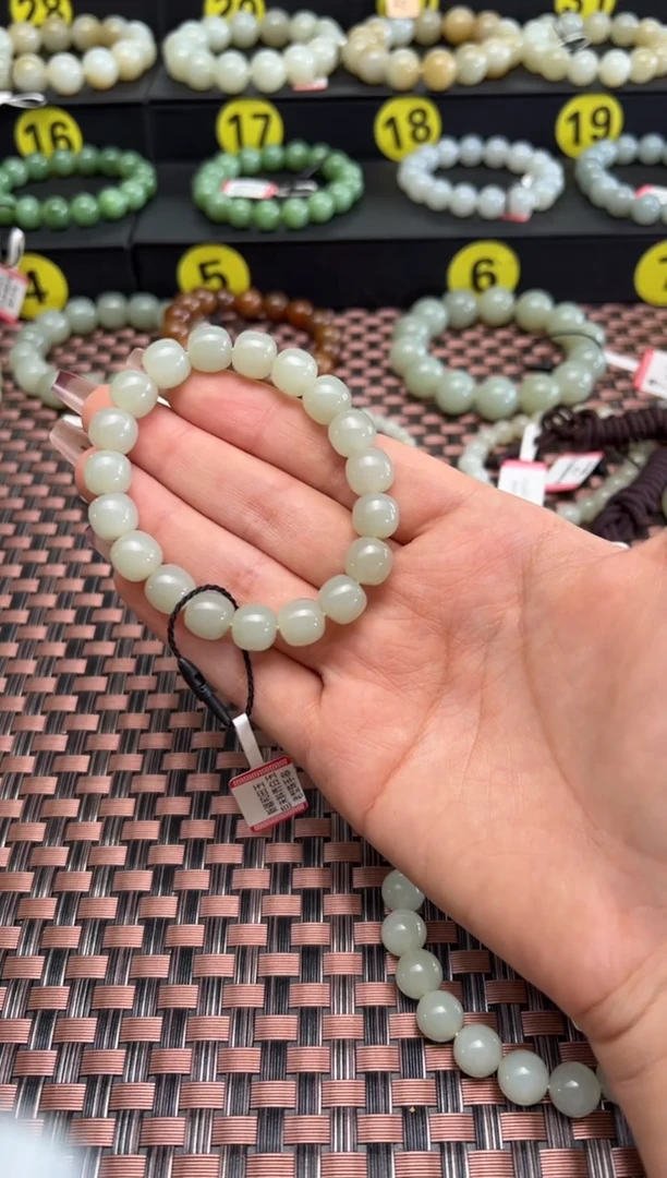 【闪购商品】和田玉手串未镶嵌且末料青白玉老型珠9*10手串