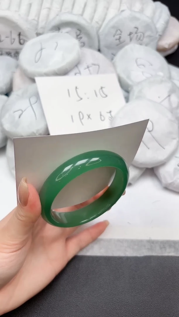 未镶嵌手镯石英质玉131-60.2