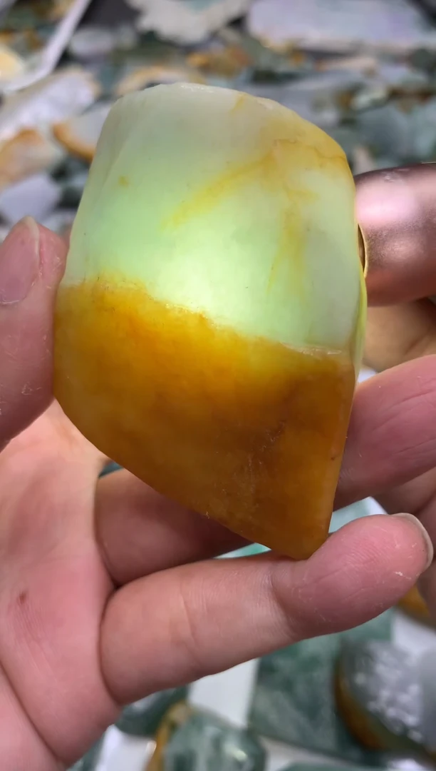 【闪购商品】翡翠颈饰未镶嵌天然翡翠A货