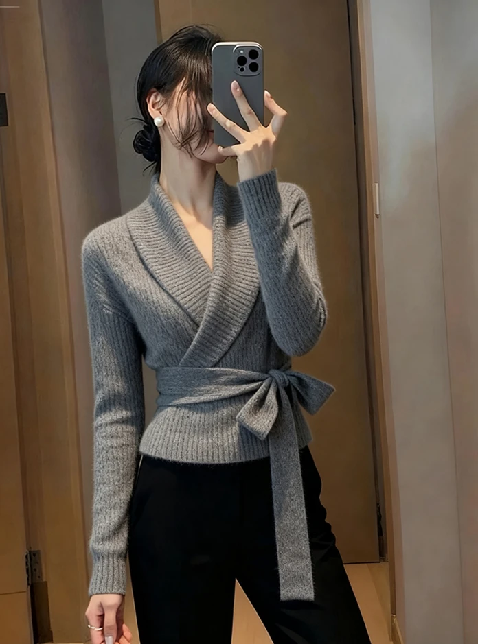 灰色针织衫女秋冬内搭高端轻熟气质掐腰巨好看独特别致小香风毛衣