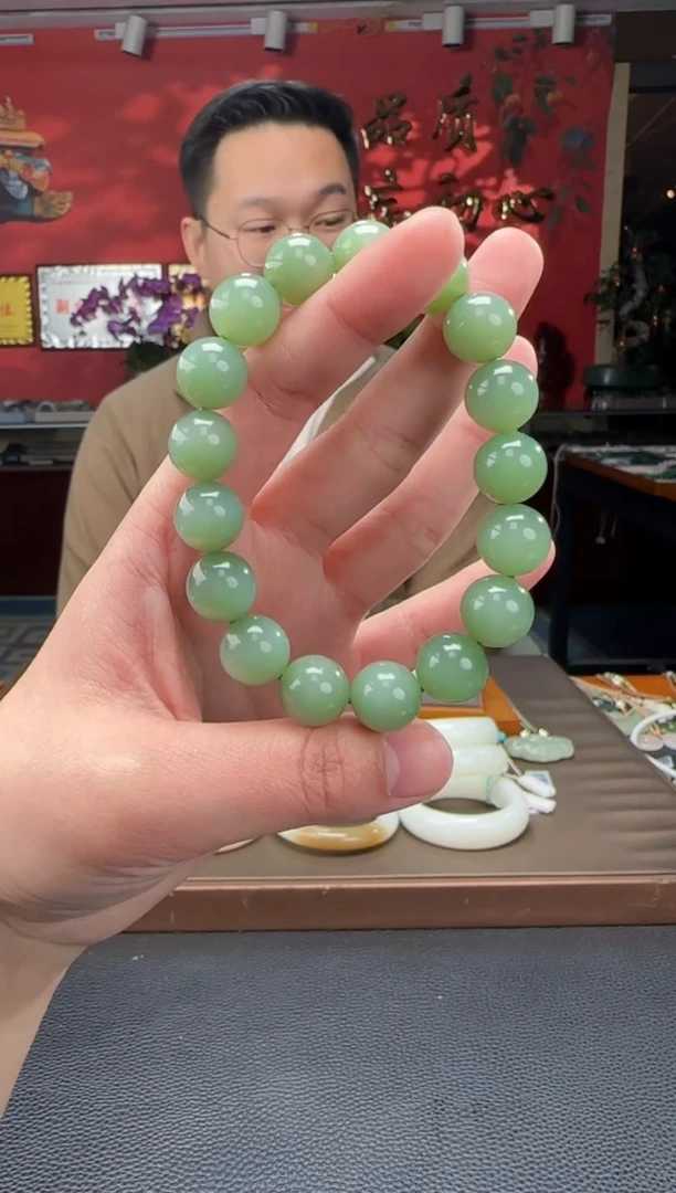 【闪购商品】和田玉手串未镶嵌碧玉粉青单圈手串