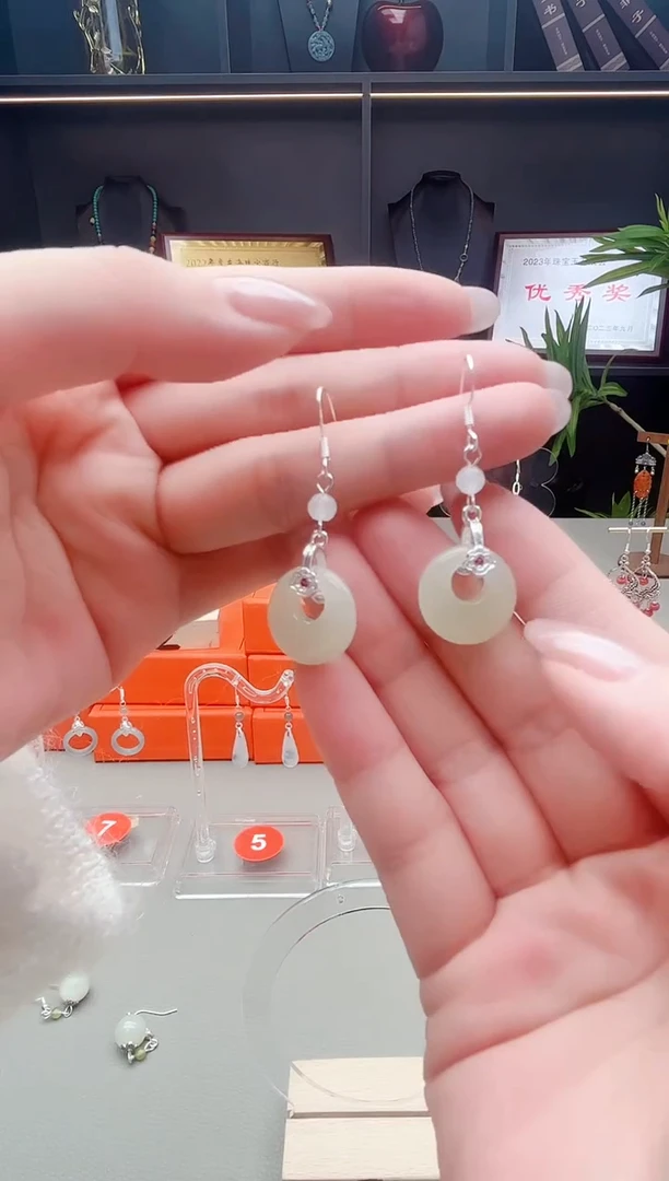 未镶嵌和田玉耳饰111111