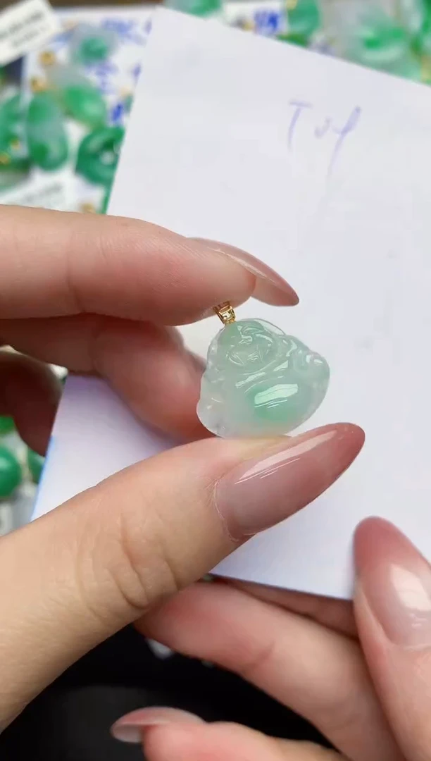 翡翠18K金镶嵌颈饰缅甸天然翡翠A货