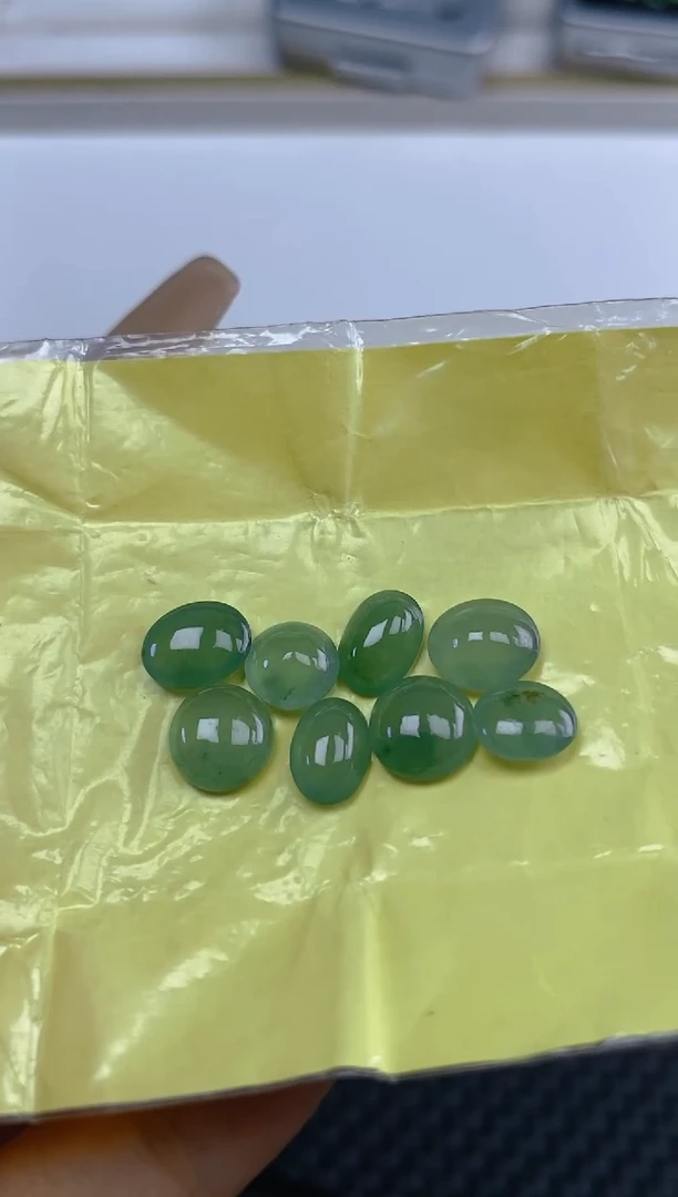 定制翡翠未镶嵌天然翡翠蛋面72