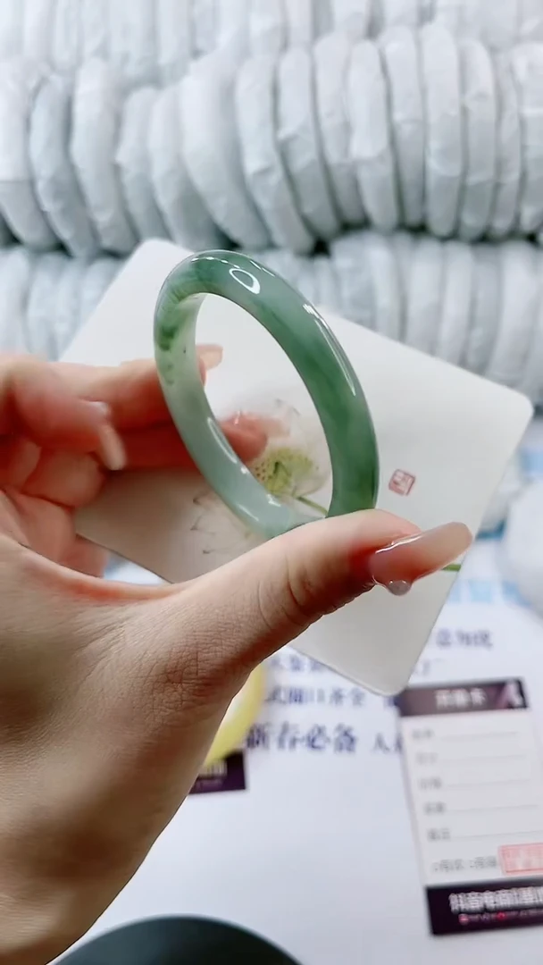 【闪购商品】石英质玉手镯未镶嵌0028474309-多样性发货