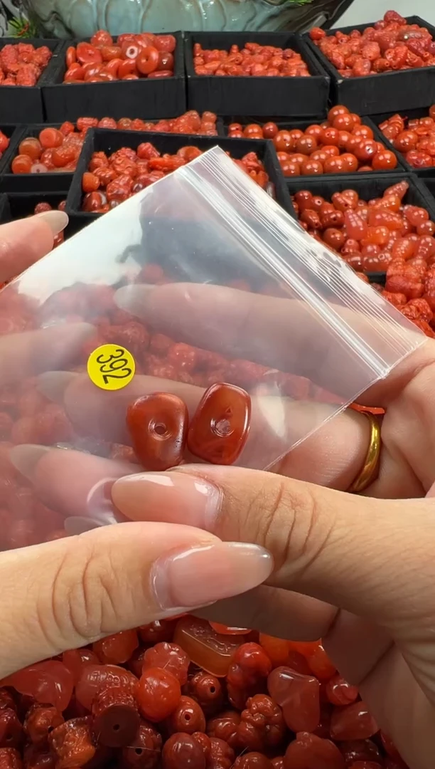 颈饰未镶嵌南红玛瑙1