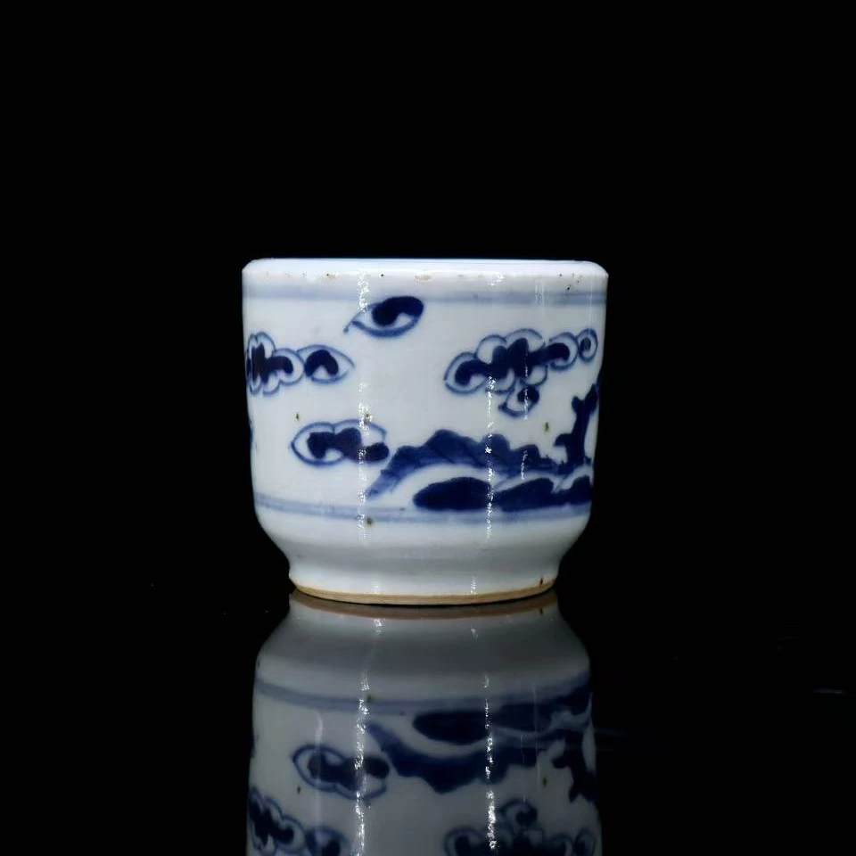 3: 清晚期青花海水龙纹炉