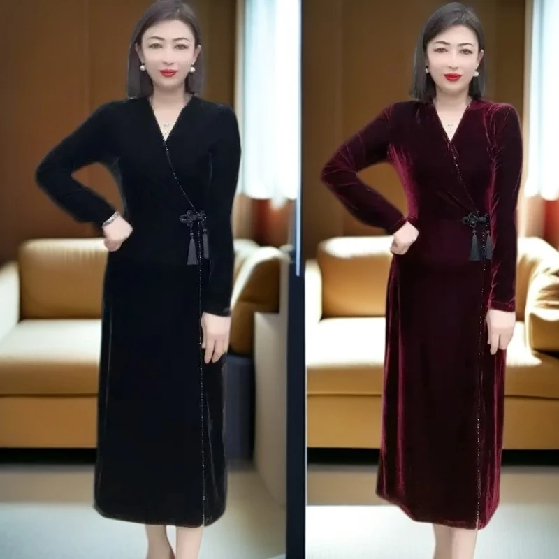2025新款丝绒新中式盘扣V领长款连衣裙时尚遮肉显瘦