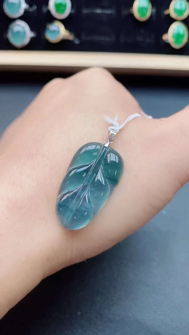 翡翠18K金镶嵌吊坠(赠链)321231