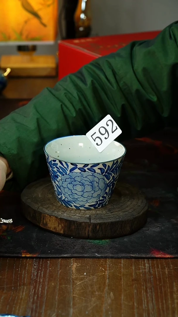【闪购商品】.592.............茶碗微黃