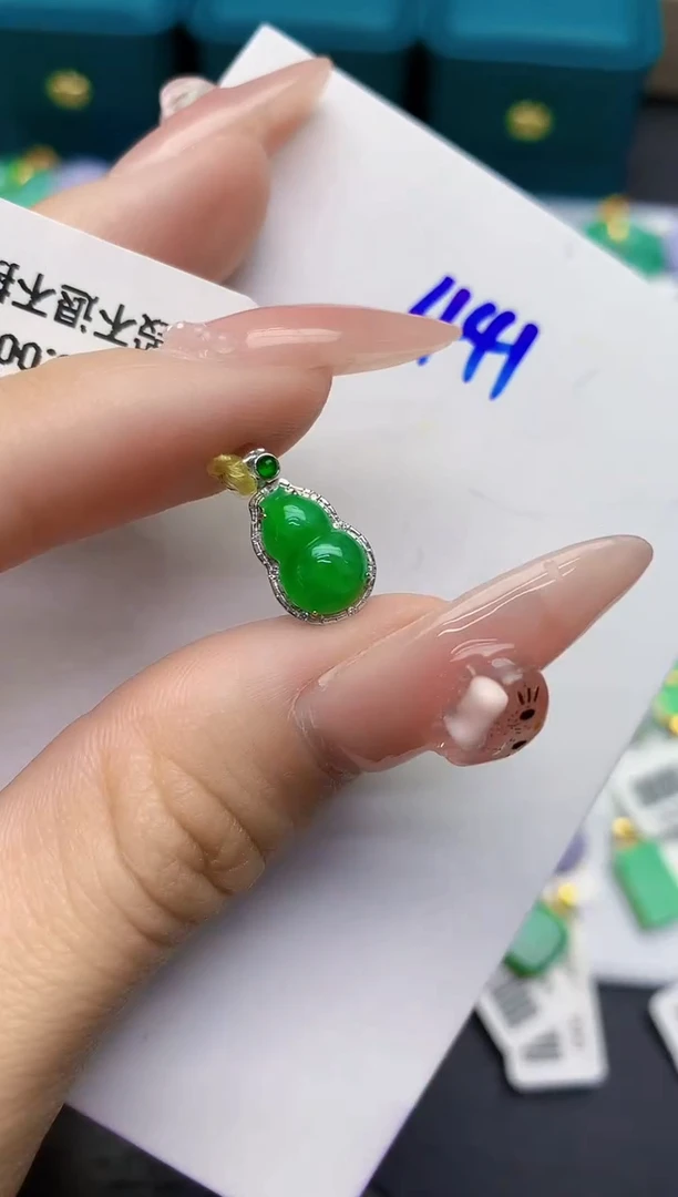 颈饰未镶嵌翡翠缅甸天然翡翠A货