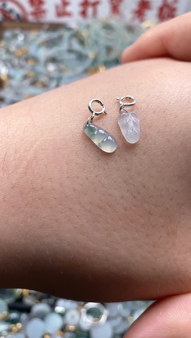 【闪购商品】翡翠颈饰未镶嵌哥哥