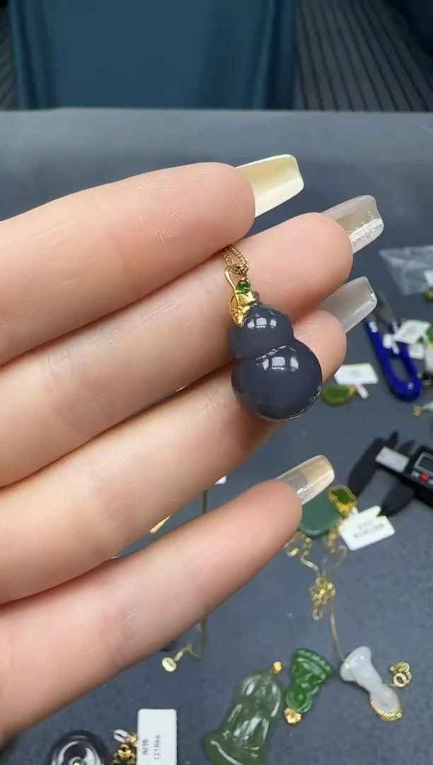 【闪购商品】和田玉挂件18K金镶嵌1