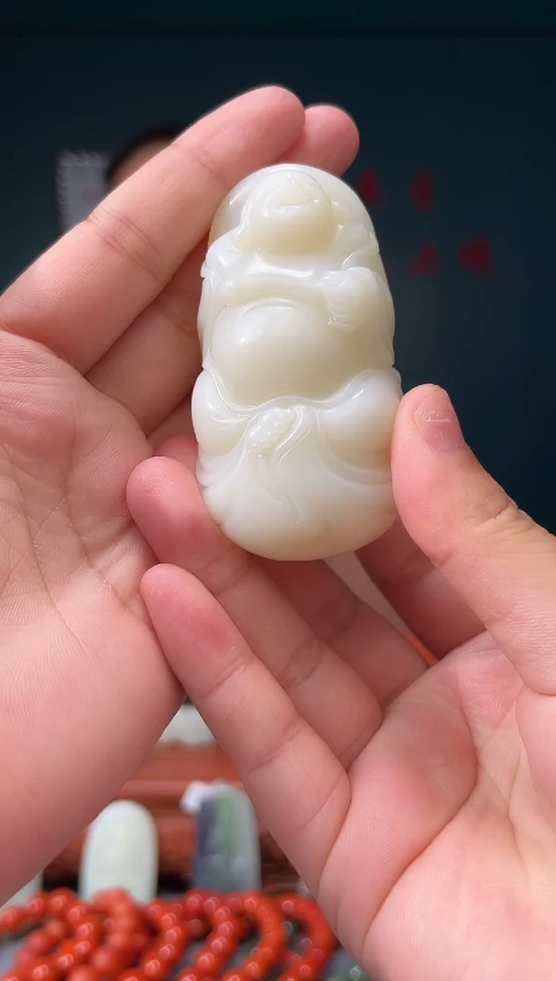 和田玉未镶嵌颈饰吊坠