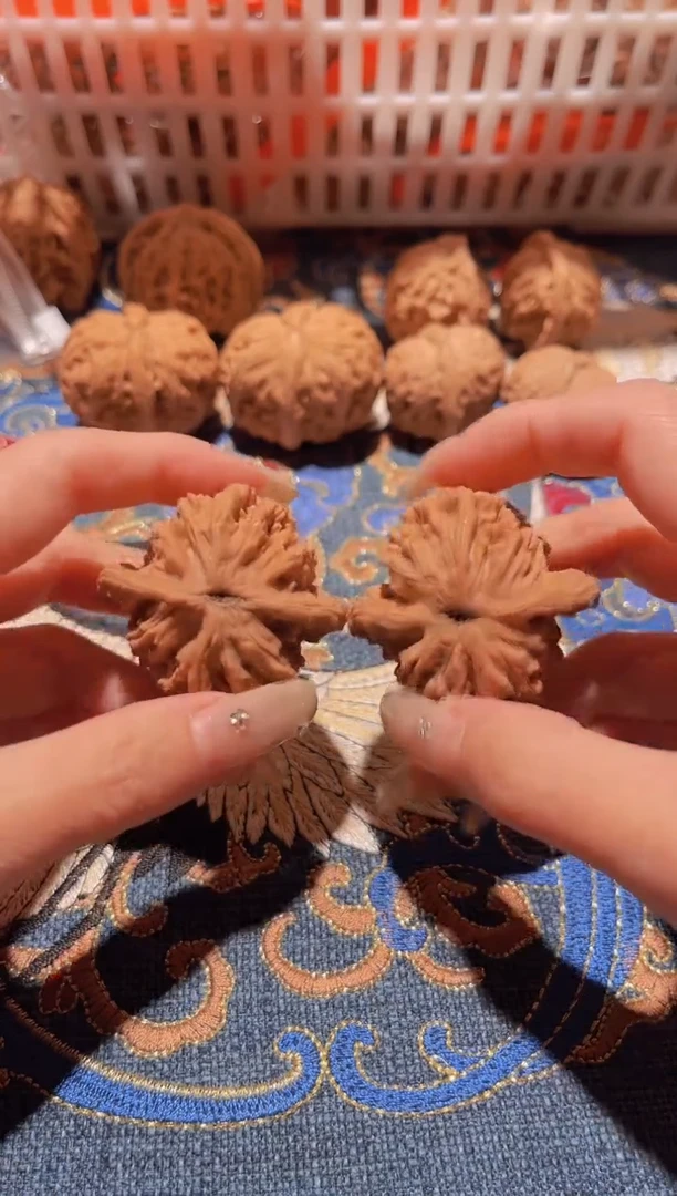 把件文玩核桃 012 虎头44 磕尖不退换