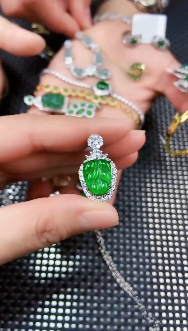 【闪购商品】翡翠吊坠(不含链)未镶嵌11111111