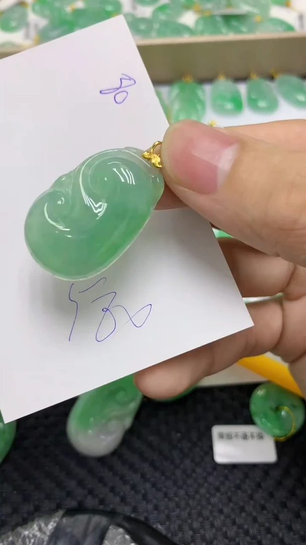 颈饰18K金镶嵌翡翠翡翠111111111