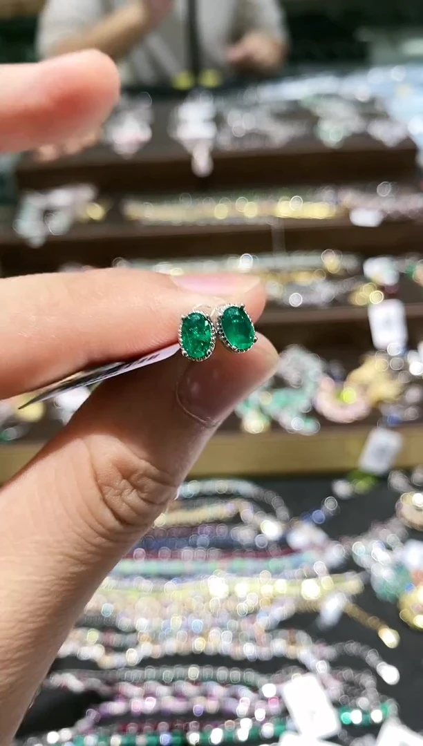 【闪购商品】祖母绿耳饰银S925镶嵌耳钉