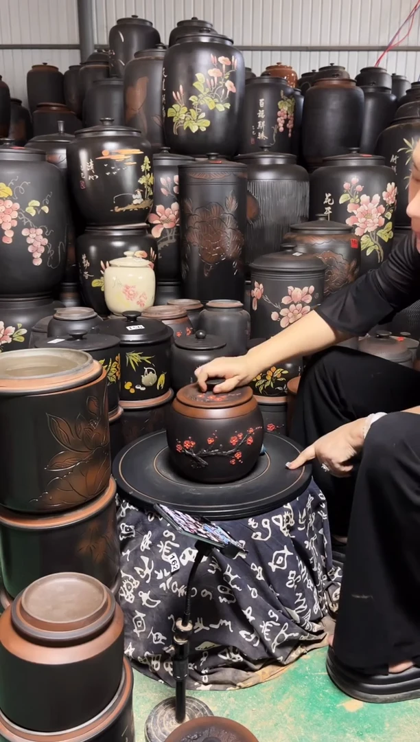 罐瑕疵茶叶罐 腰鼓红梅  993