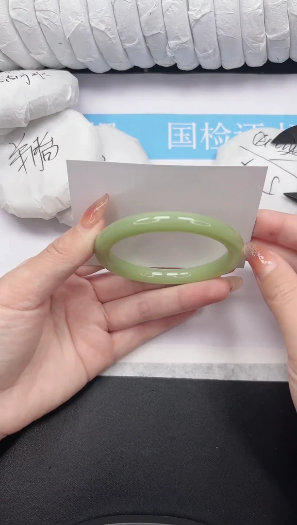 未镶嵌手镯石英质玉102-58NYGYT