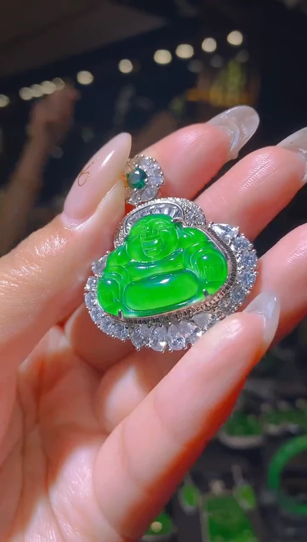 【闪购商品】翡翠吊坠(赠链)未镶嵌050（多样性发货）