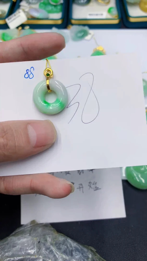 颈饰未镶嵌翡翠翡翠