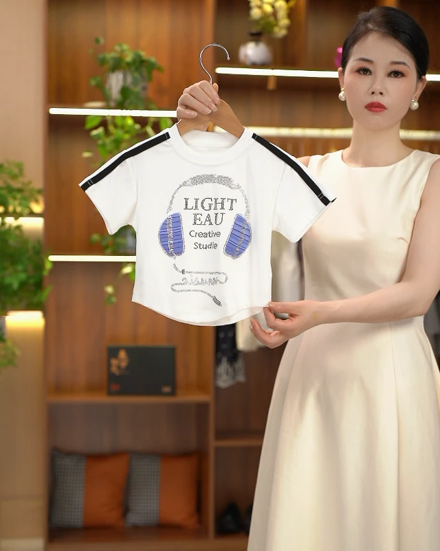 2025夏季新款耳机烫钻洋气百搭纯棉修身时尚T恤