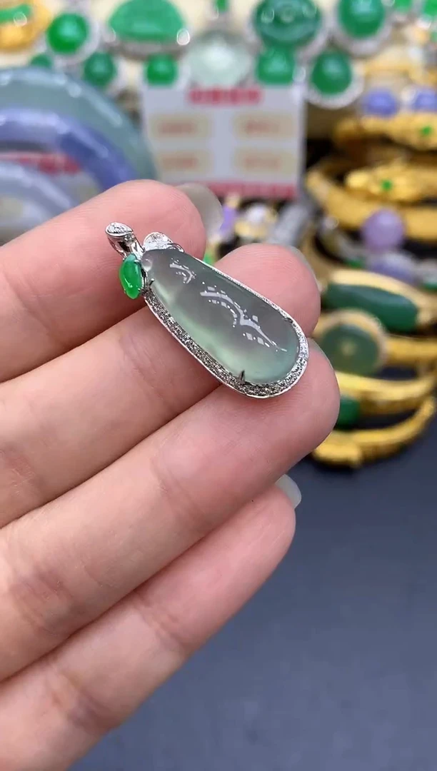 颈饰18K金镶嵌翡翠426-中国好珍宝