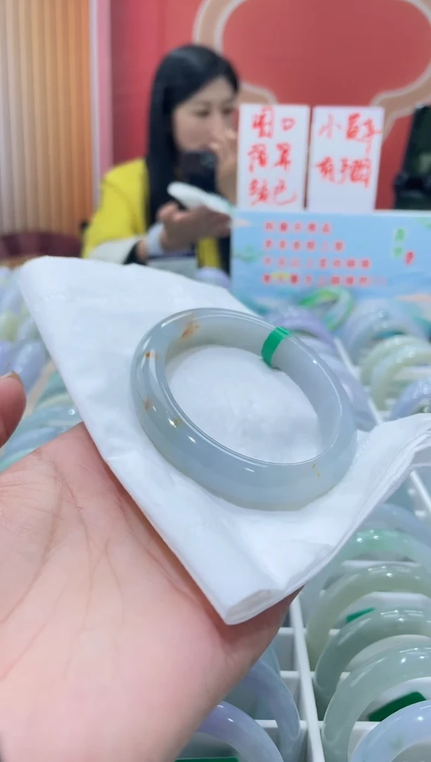 【闪购商品】翡翠手镯未镶嵌0000006321