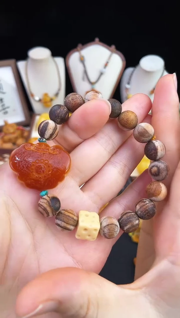 琥珀未镶嵌珠宝奇石柒月