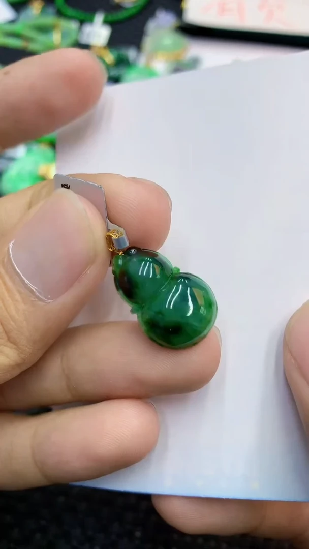 翡翠未镶嵌吊坠(不含链)1