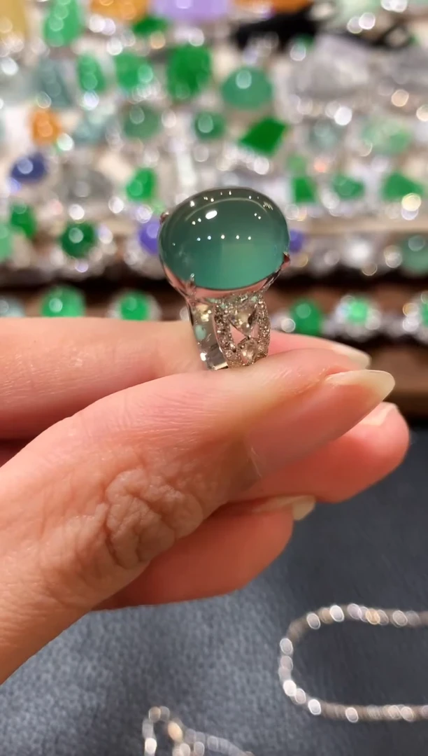 18K金镶嵌戒指翡翠m57