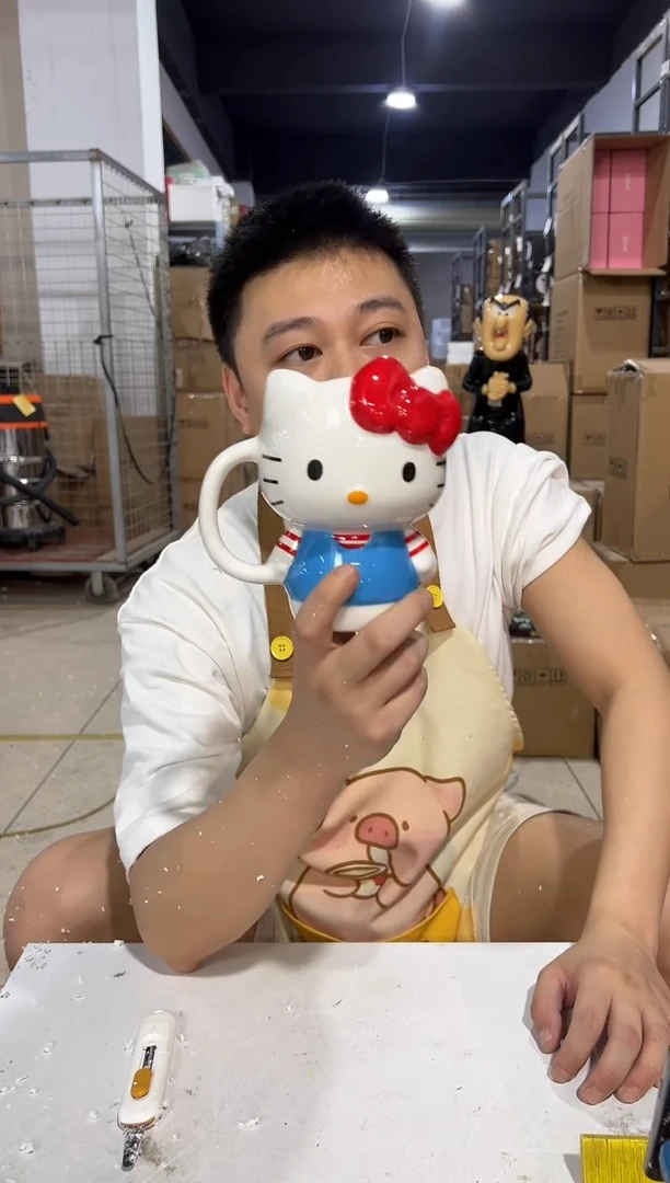 瓷片条纹kt全身杯 陶瓷