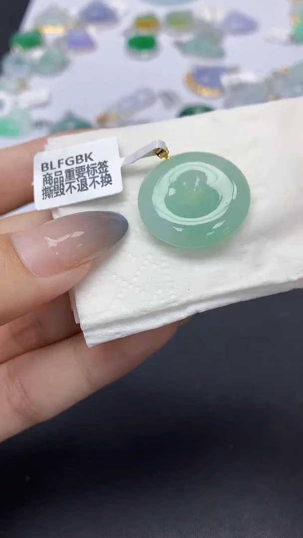 翡翠未镶嵌颈饰天然缅甸a货翡翠