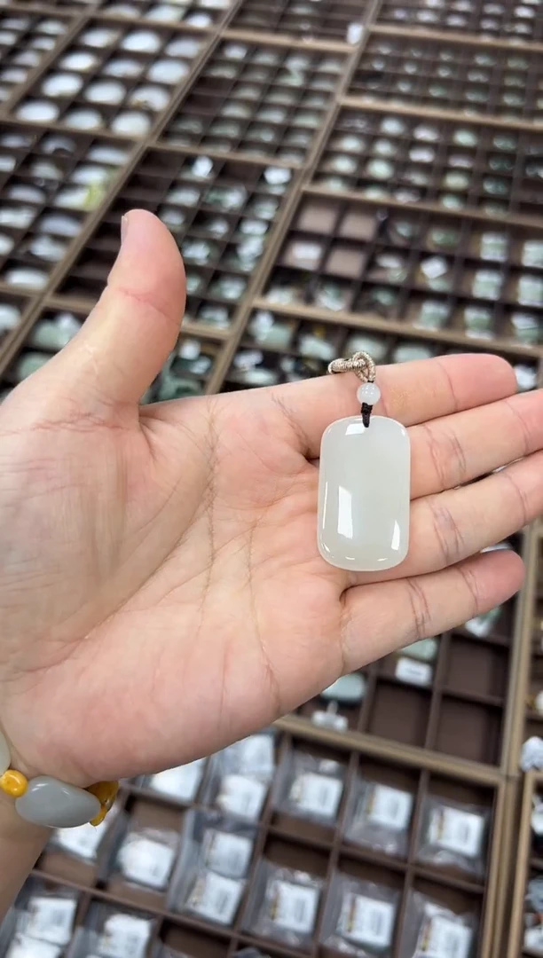 颈饰未镶嵌和田玉无事牌